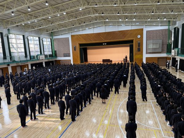 2月の全校朝礼を行いました。