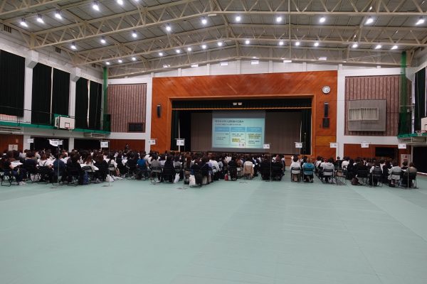 １年保護者会　開催