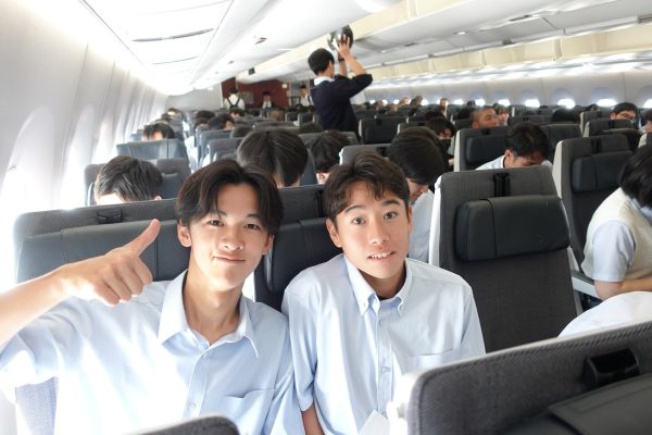 順調なフライトで、那覇空港に到着です。