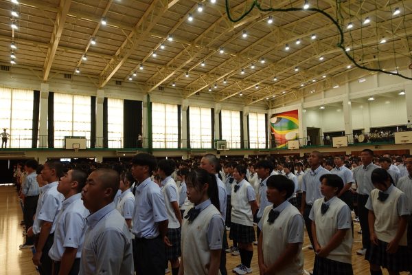 １学期終業式を行いました。